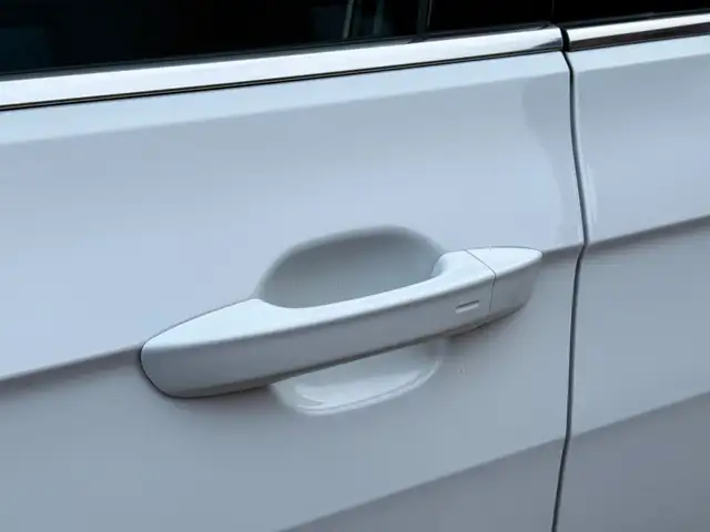 Volkswagen T-Cross view 7