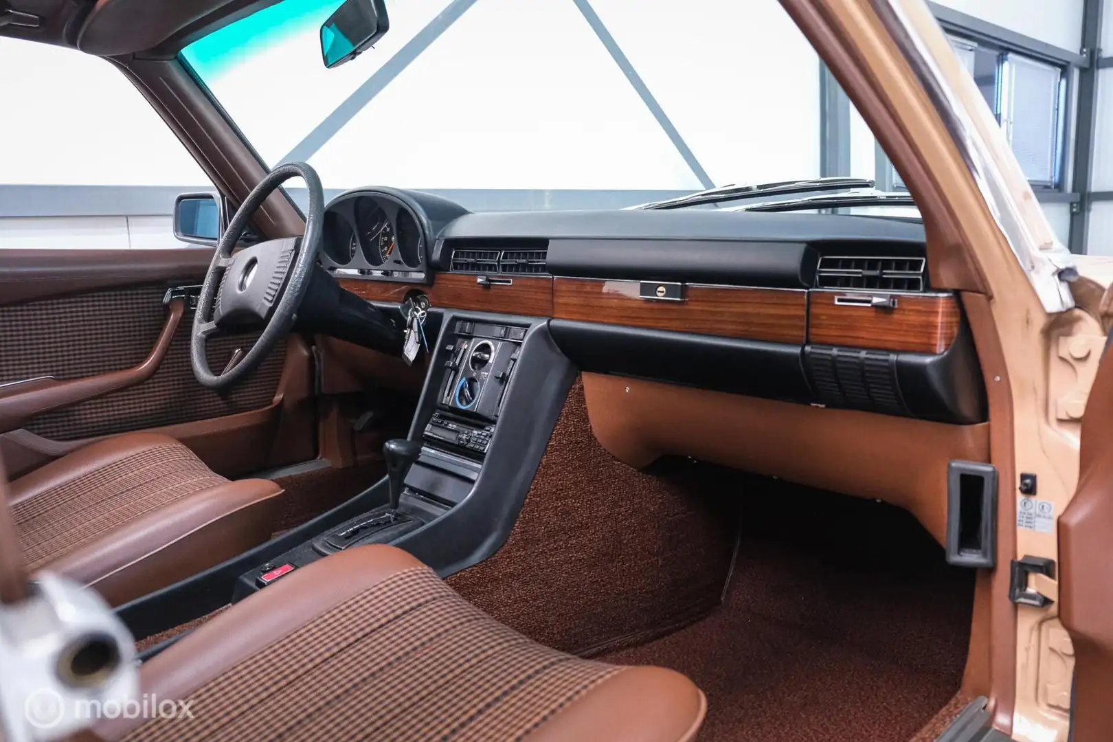 Mercedes-Benz S 280 S W116 | uniek | 1e lak | Cruise control | schuifd Braun - 2