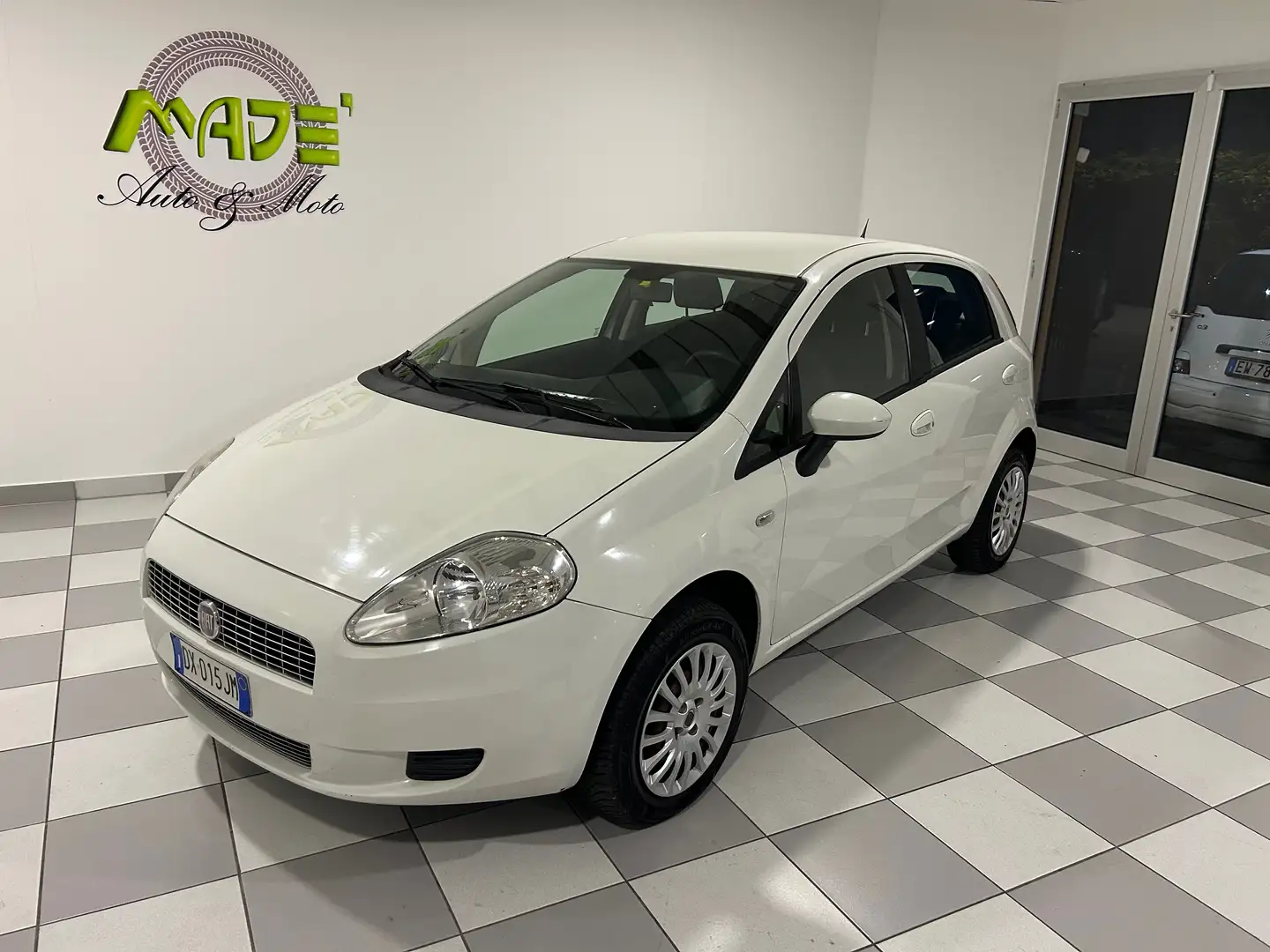 Fiat Grande Punto 5p 1.4 natural power Dynamic 77cv bombola nuova Wit - 1