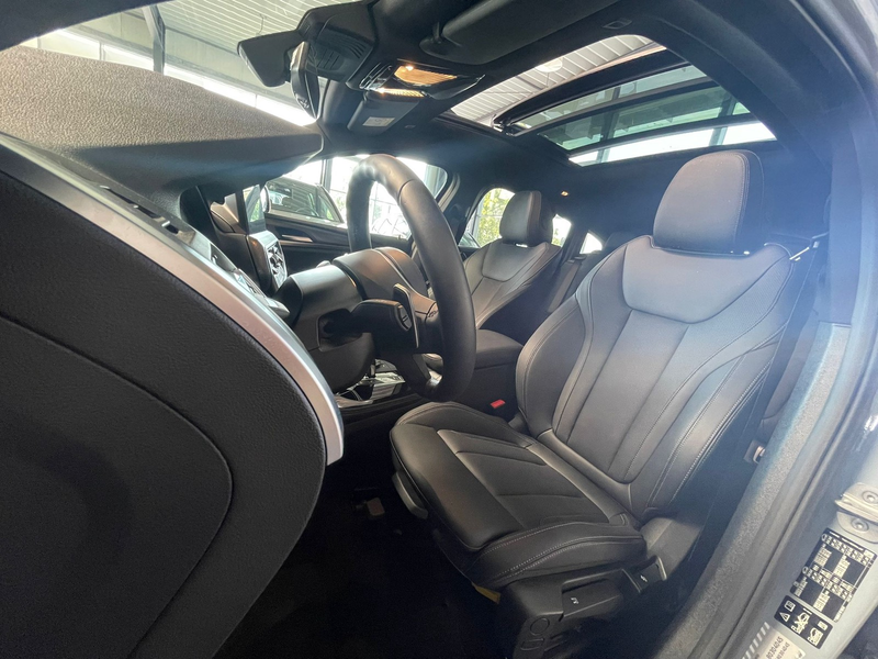 BMW X4 xDrive 20i M Sport AHK/A-LED/Pano/ACC/RFK — photo 8