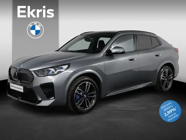 BMW iX2 xDrive30 67 kWh |Trekhaak | Stuurwielrand verwarmd