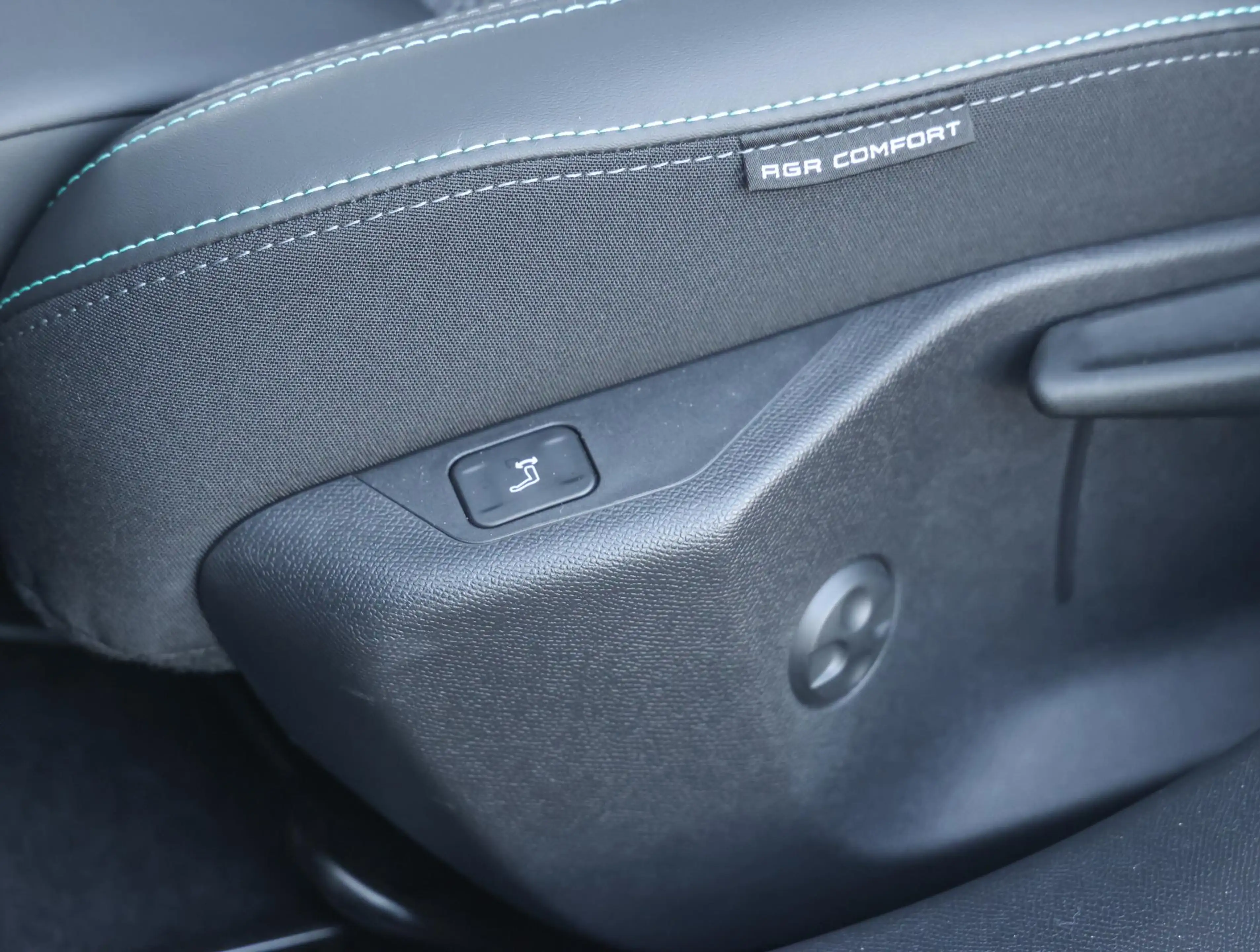Peugeot 408 1.2 Hybrid 145 e-DCS6 Allure Demo deal ! | Stoelve — photo 11