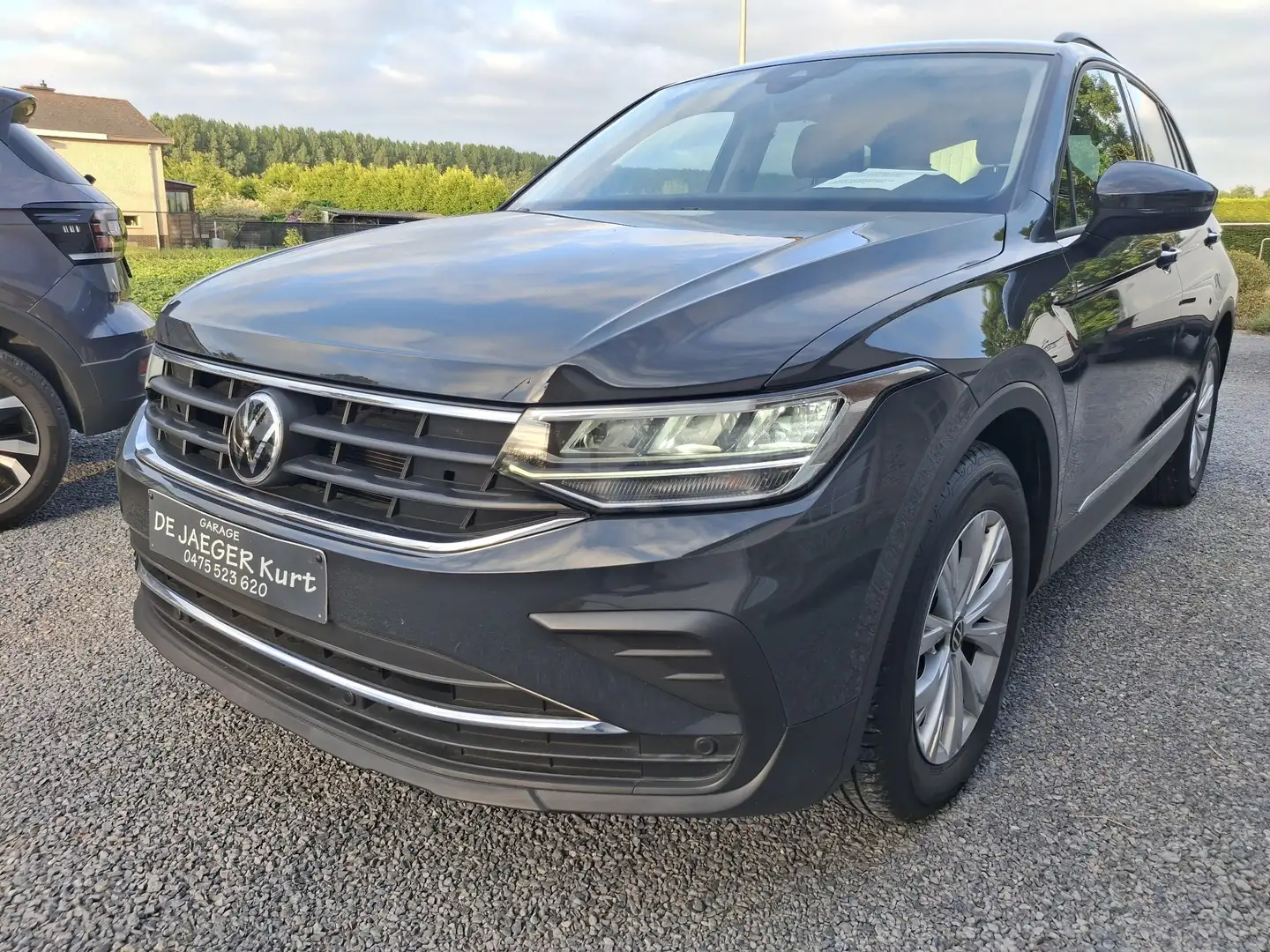 Volkswagen Tiguan 1.5 TSI Life OPF DSG Grijs - 2