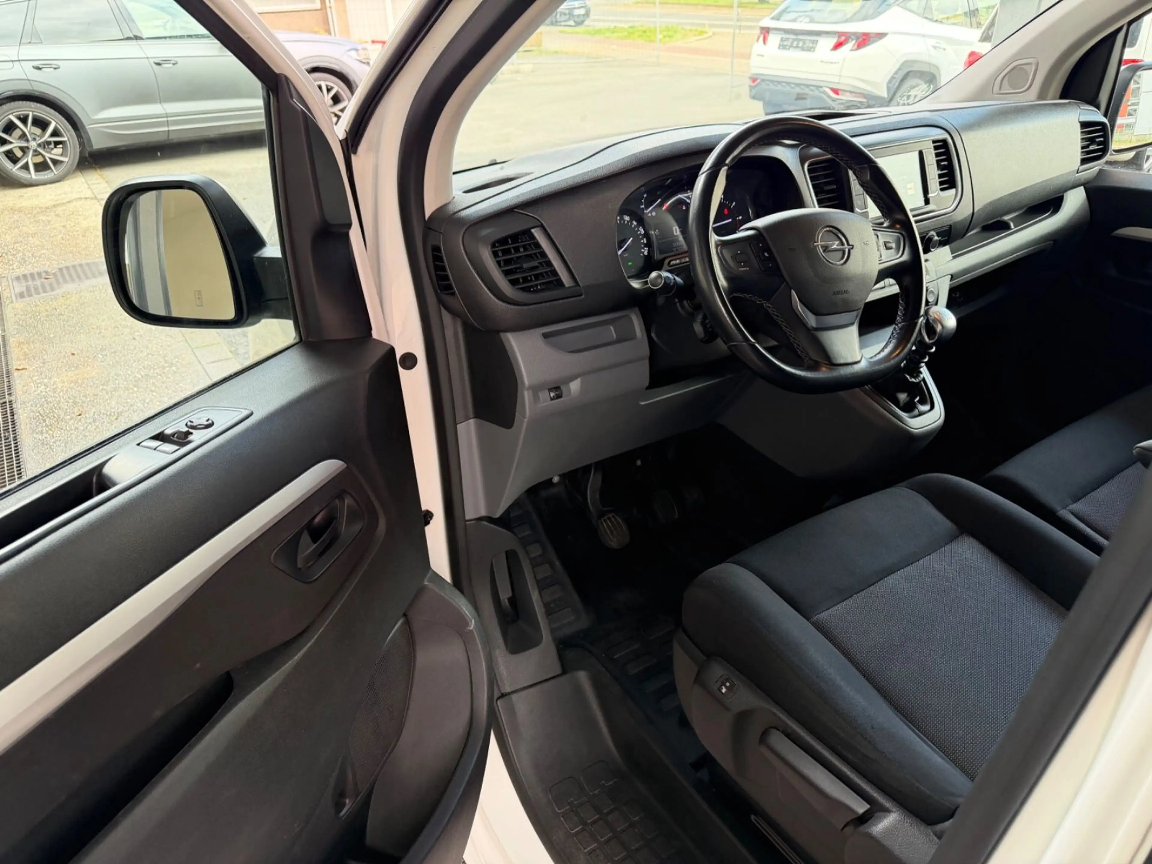 Opel Vivaro Kasten Edition M  Doppelkabine — photo 11