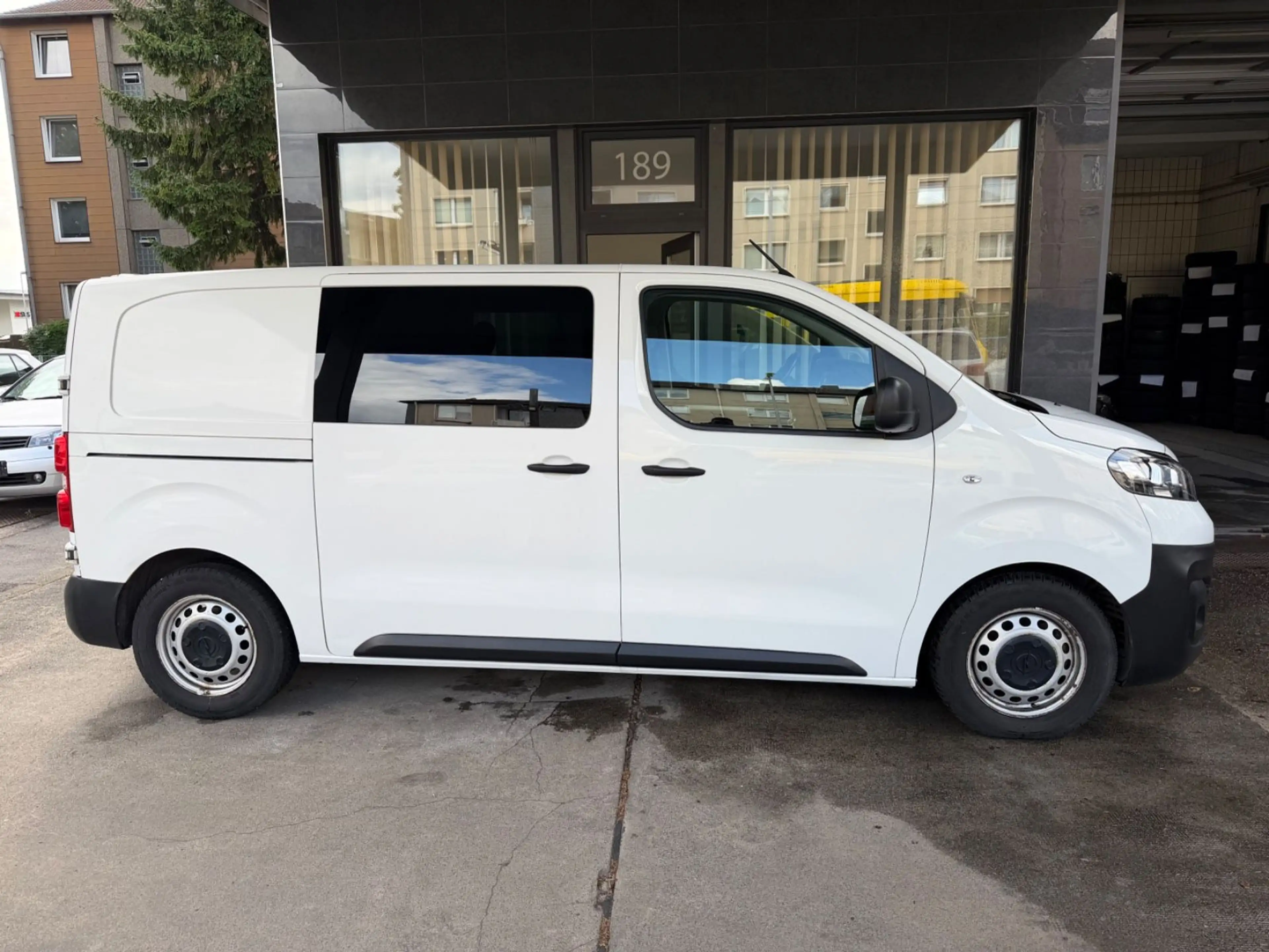 Opel Vivaro Kasten Edition M  Doppelkabine — photo 3