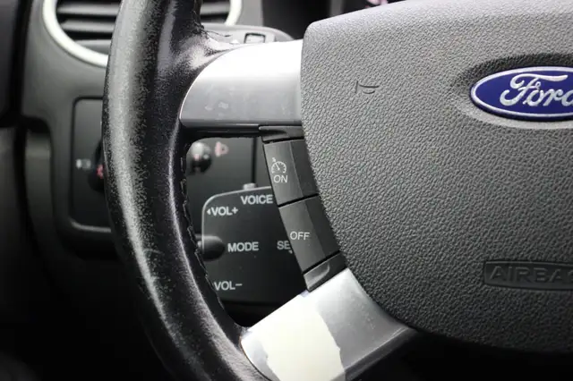 Ford Focus view 6