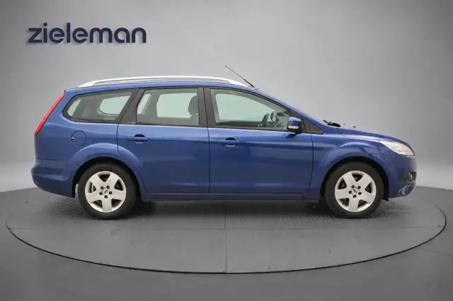 Ford Focus view 13