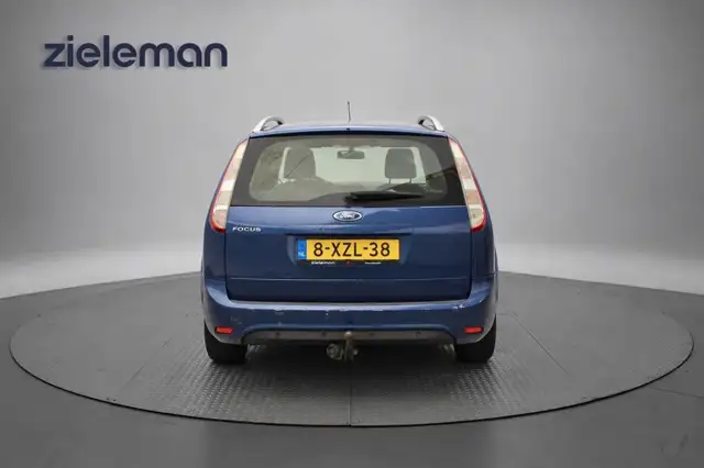 Ford Focus view 15