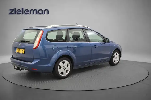 Ford Focus view 14