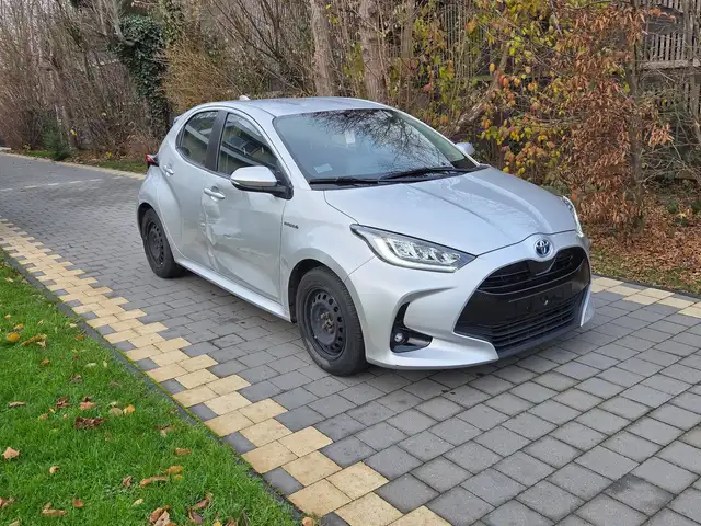 Toyota Yaris Hybrid