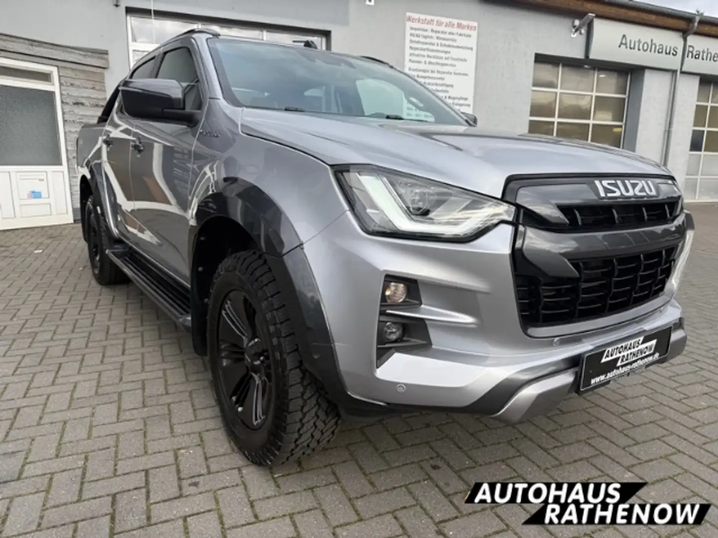 Isuzu D-Max Double Cab 4WD V-CROSS Leder*LED*Mehrzonenklima*D Argent - 2