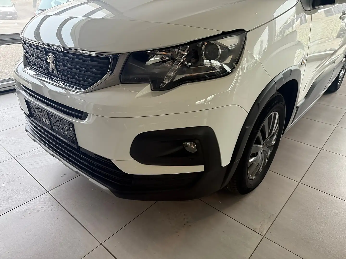 Peugeot Rifter 1,5 BlueHDI 130 S&S Allure EAT8 Aut. Weiß - 2