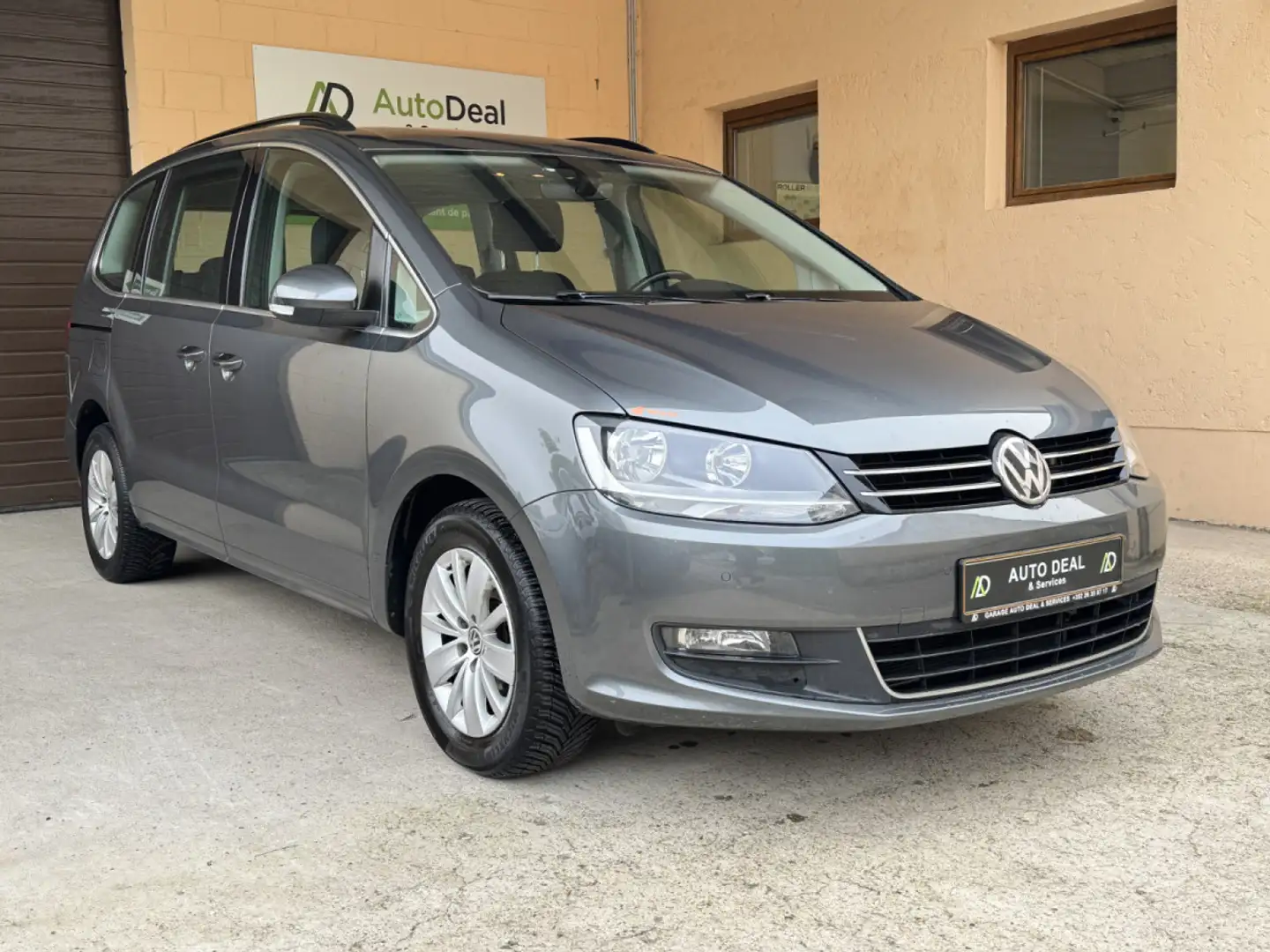Volkswagen Sharan 2.0 TDI 4MOTION 7Places Panorama  150cv Gris - 1