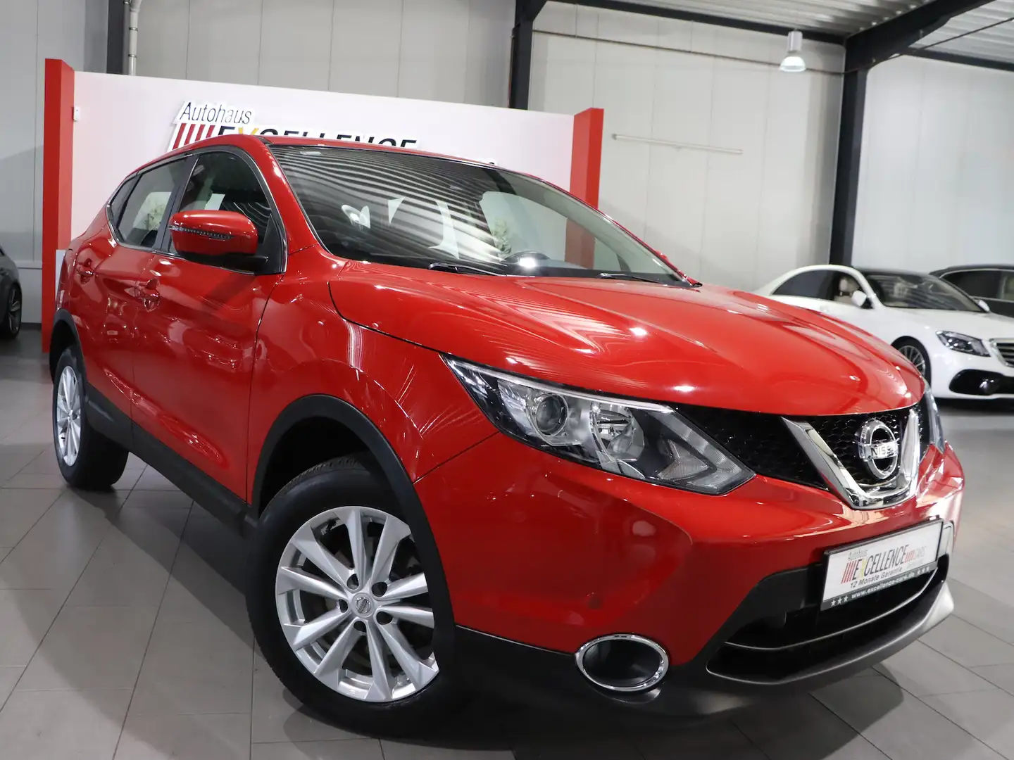 Nissan Qashqai 1.6 ACENTA / NAVI+KAMERA / SPURHALTE Красный - 2