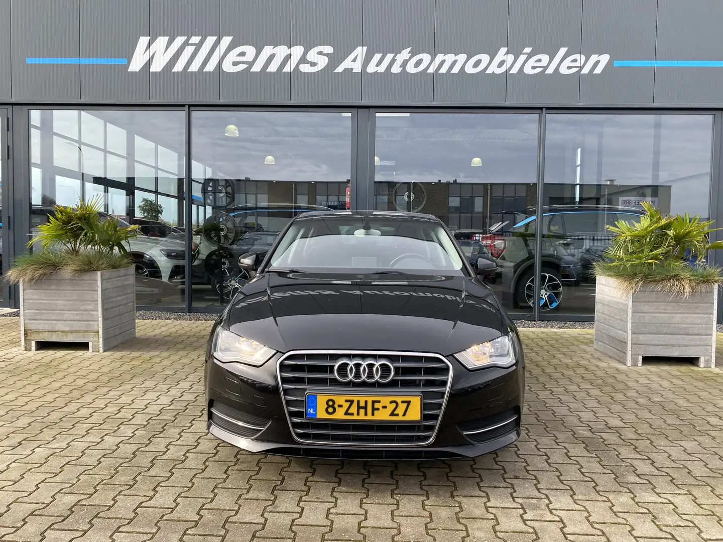 Audi A3 Sportback 1.4 TFSI Attraction Pro Line g-tron Navi Zwart - 2