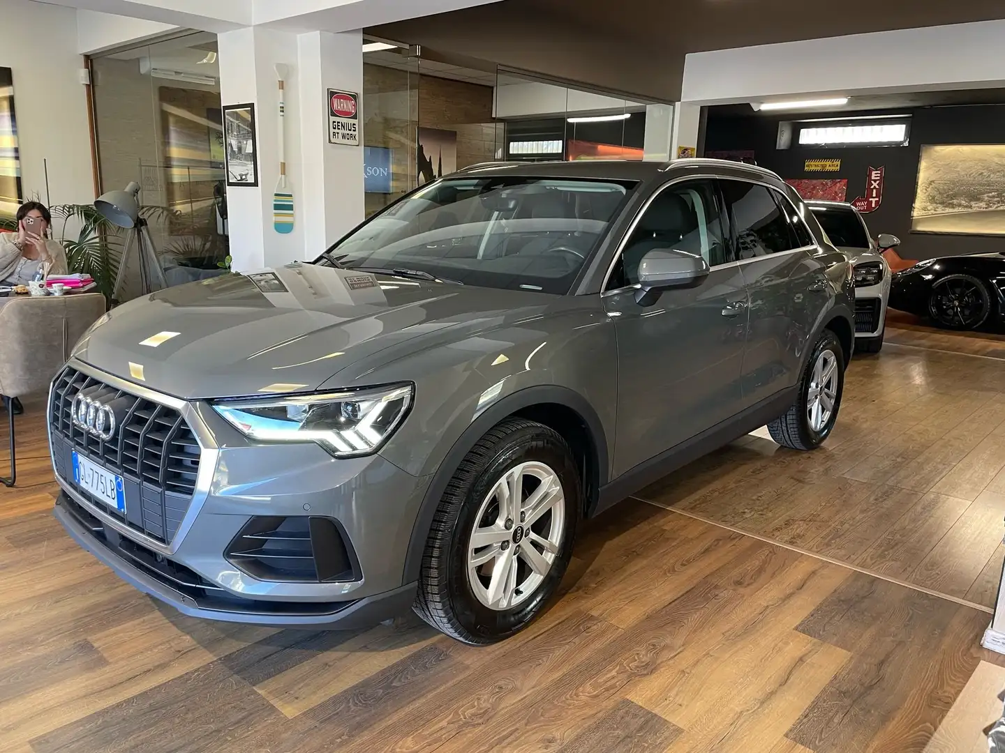 Audi Q3 Q3 35 2.0 tdi Identity Black s-tronic Grigio - 1
