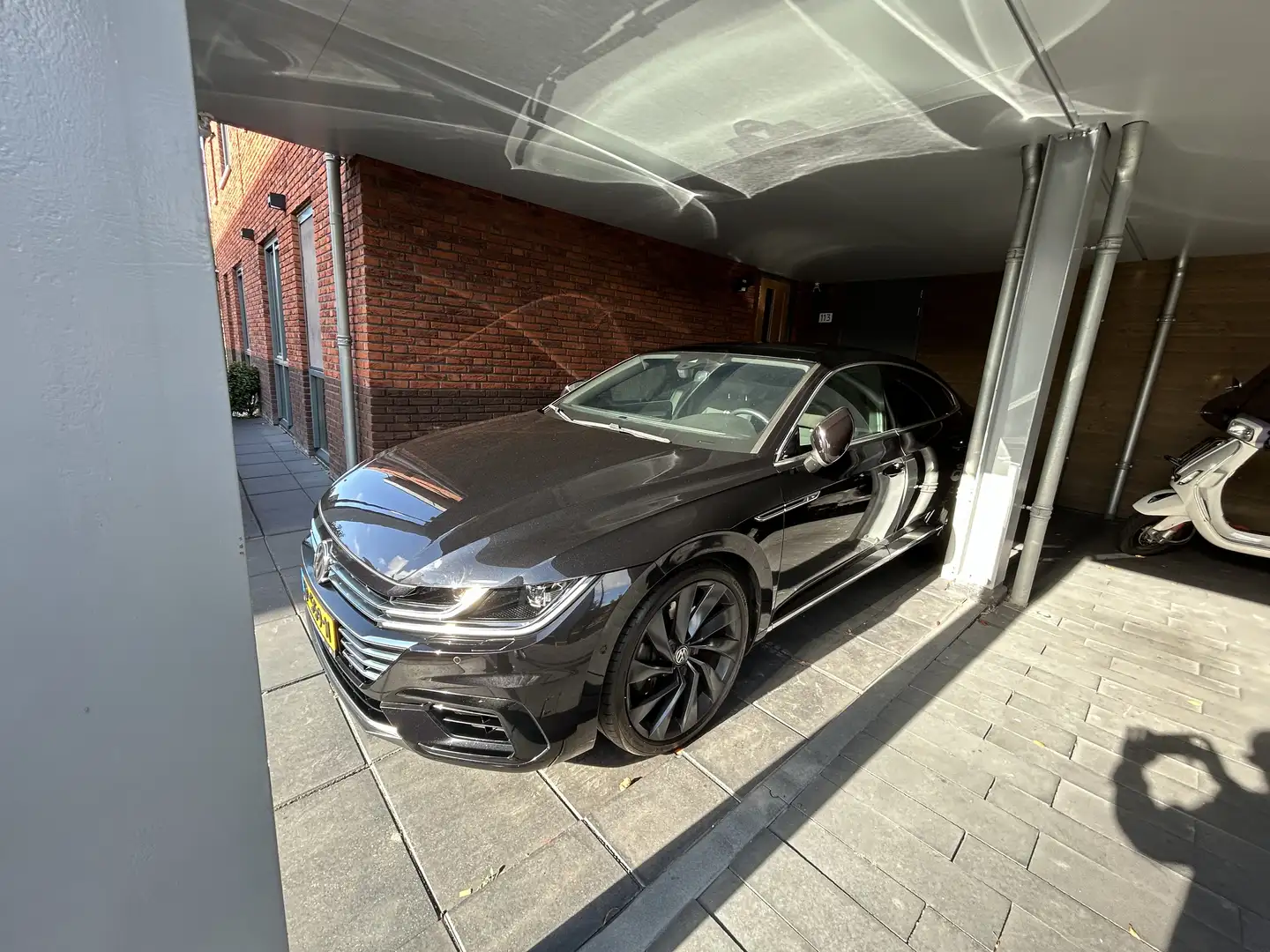 Volkswagen Arteon 2.0 TSI 4Motion 280 pk, 3x R line Bomvol, zwart! Zwart - 1