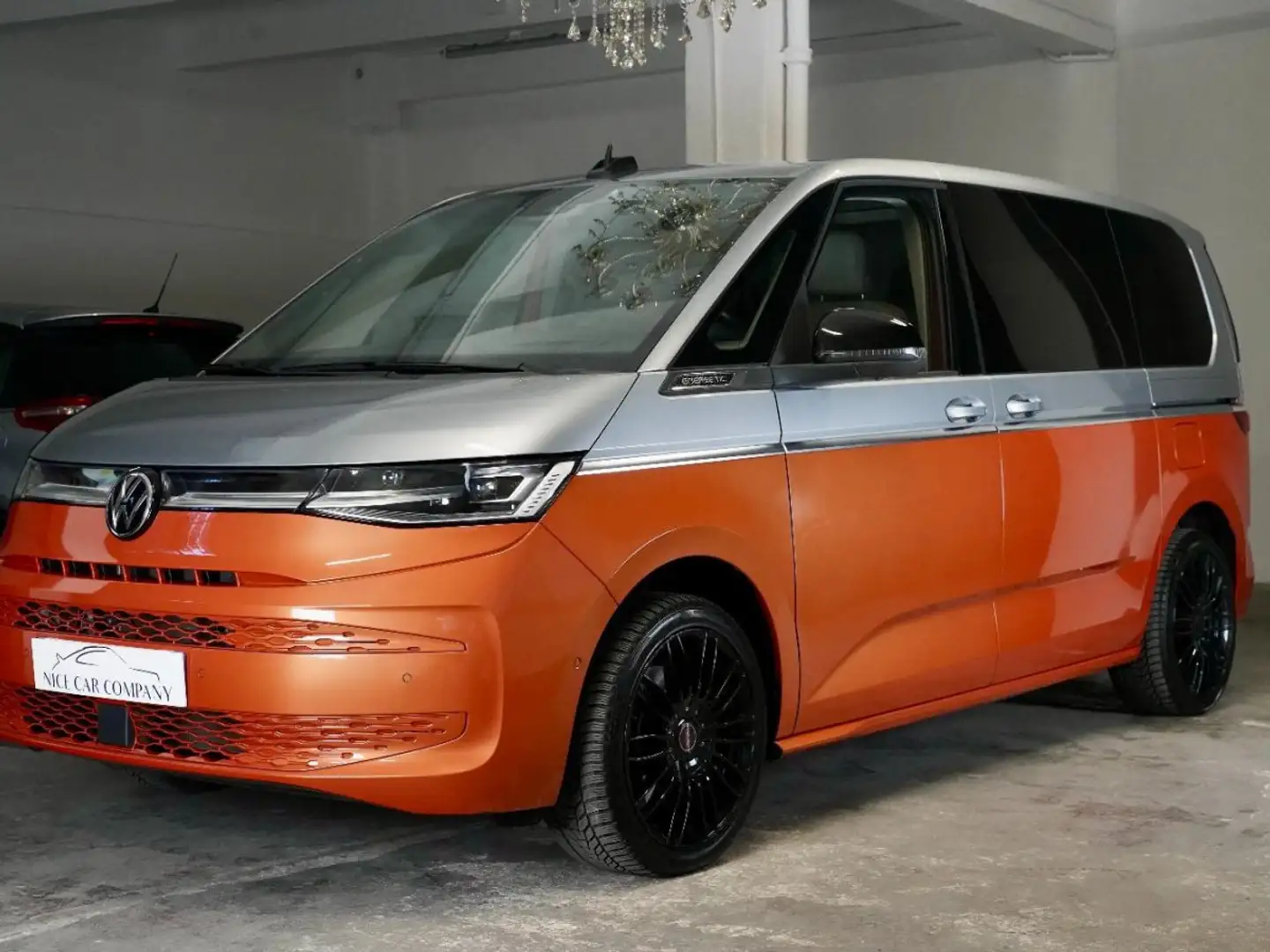 Volkswagen VOLKSWAGEN MULTIVAN LIFE 1.4 EHYBRID TSI 218CH DSG6 Золотистый - 1