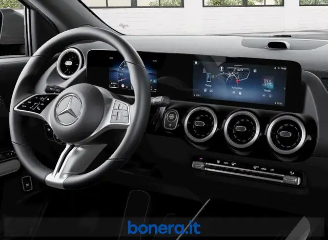 Mercedes-Benz Gla view 6