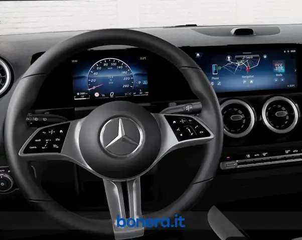 Mercedes-Benz Gla view 5