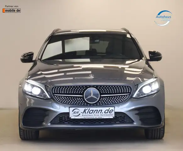 Mercedes-Benz 300 view 2