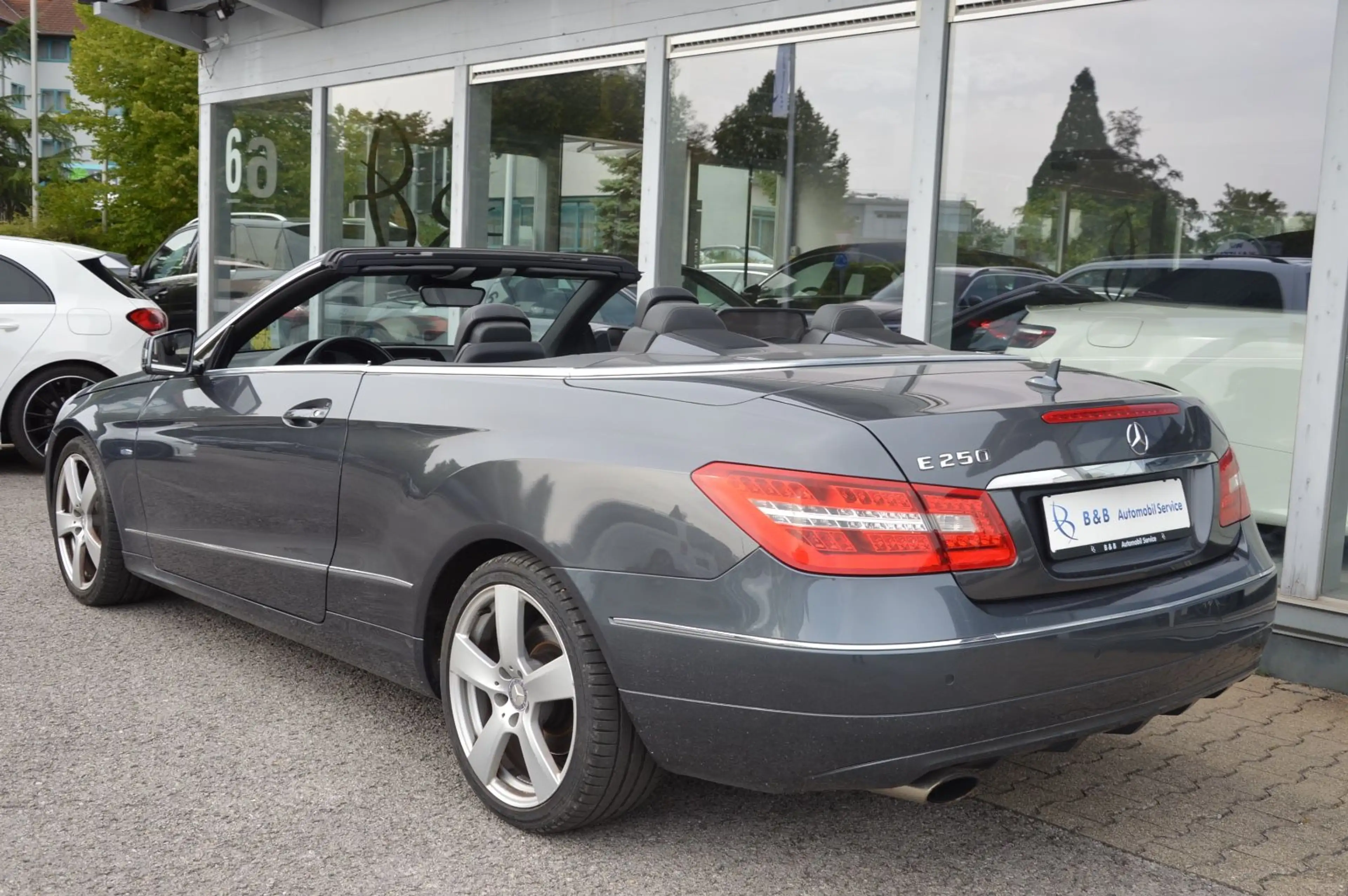Mercedes-Benz E 250 Cabrio *AIRSCARF* — photo 3