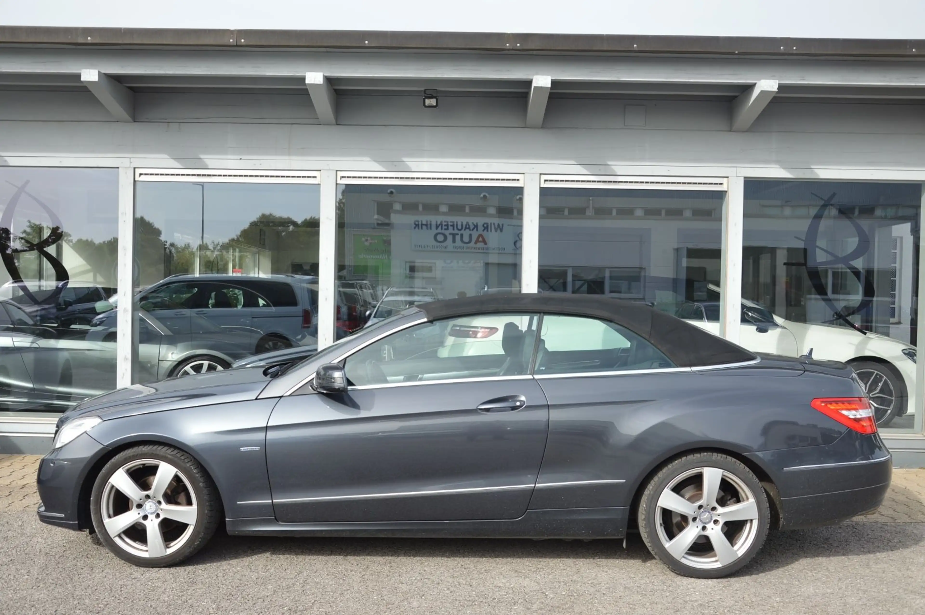 Mercedes-Benz E 250 Cabrio *AIRSCARF* — photo 10