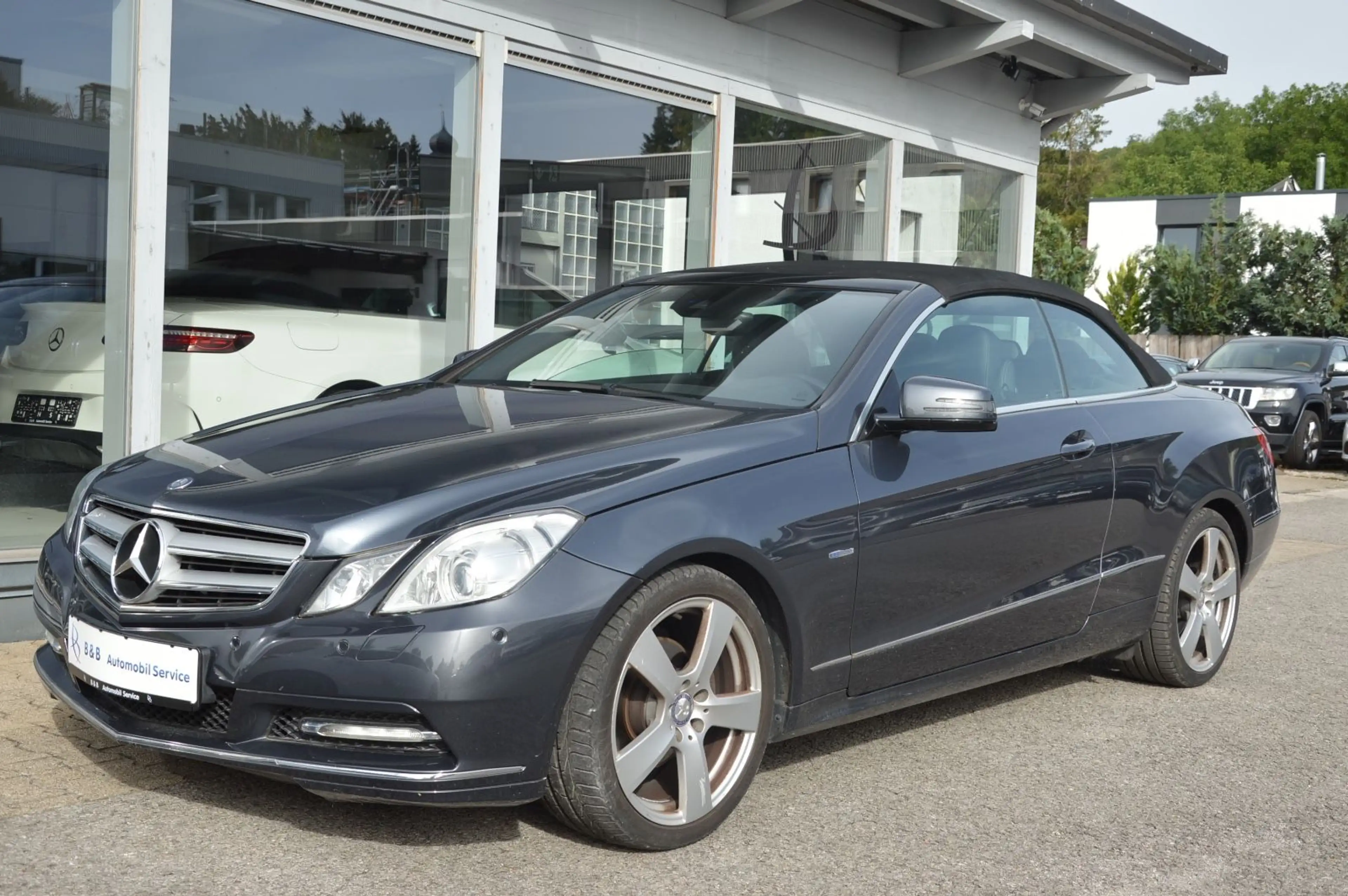 Mercedes-Benz E 250 Cabrio *AIRSCARF* — photo 9