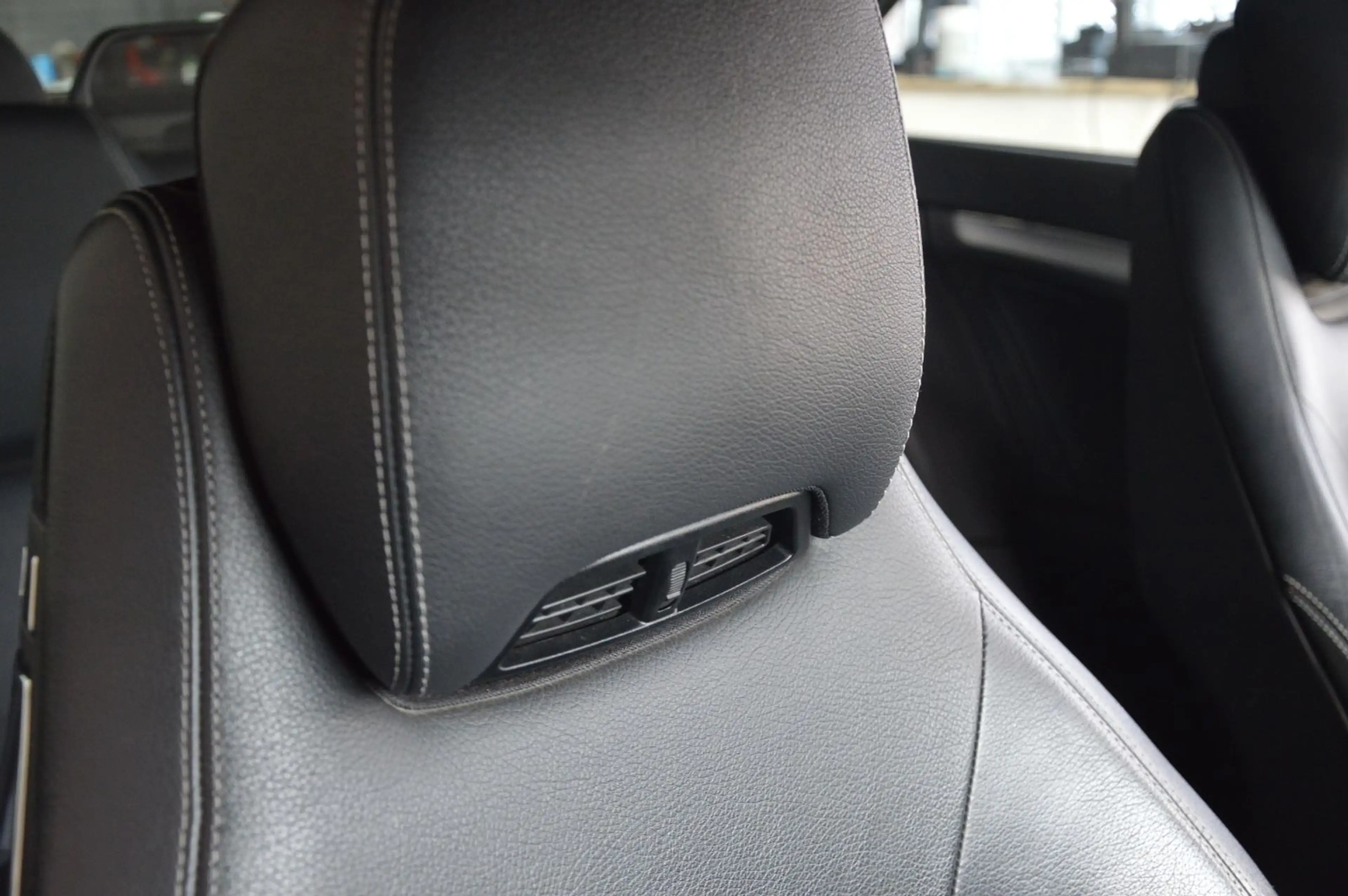 Mercedes-Benz E 250 Cabrio *AIRSCARF* — photo 15