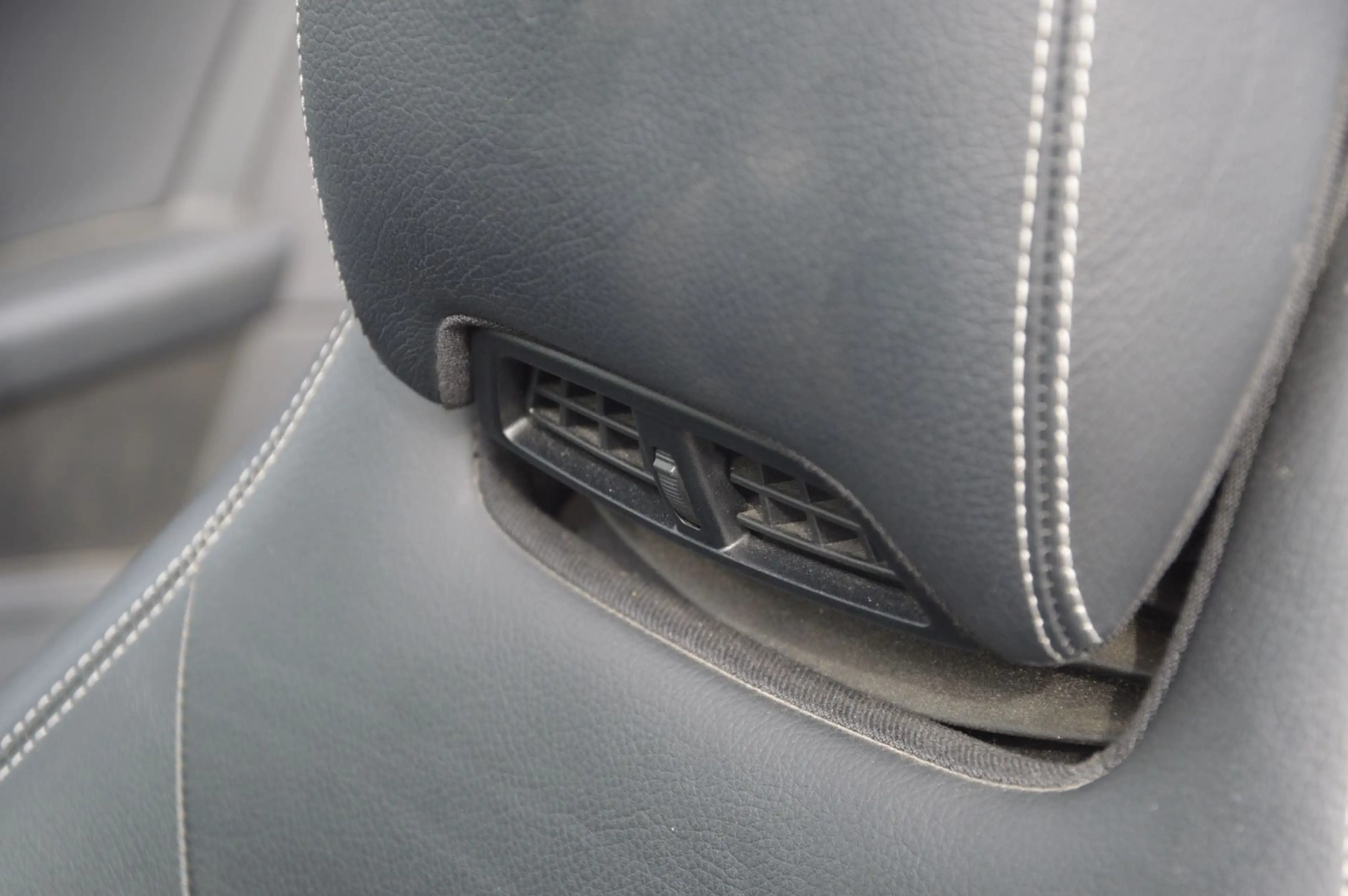 Mercedes-Benz E 250 Cabrio *AIRSCARF* — photo 14