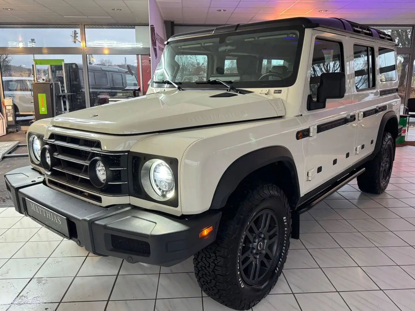 Ineos Grenadier Station Wagon Fieldmaster Edition 3.0d Béžová - 1