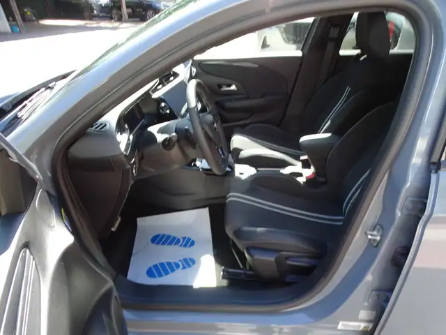 Opel Corsa view 8