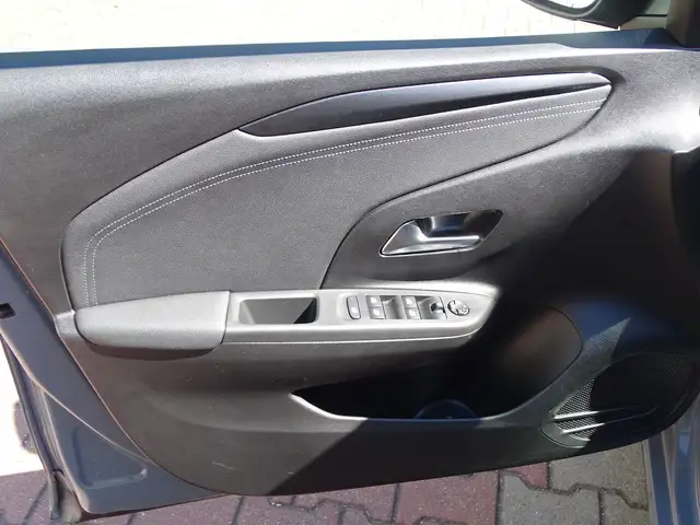 Opel Corsa view 9