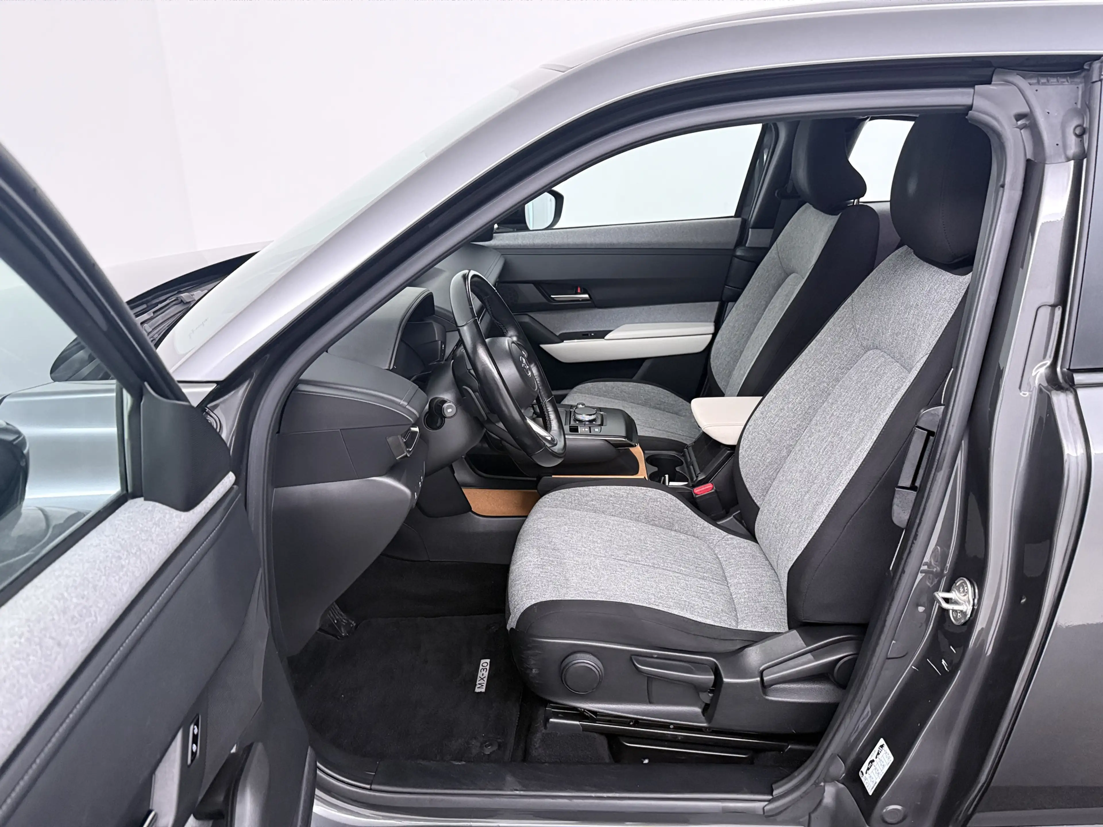 Mazda MX-30 e-SkyActiv 145 Comfort 36 kWh | Stuur-/Stoelverwar — photo 4