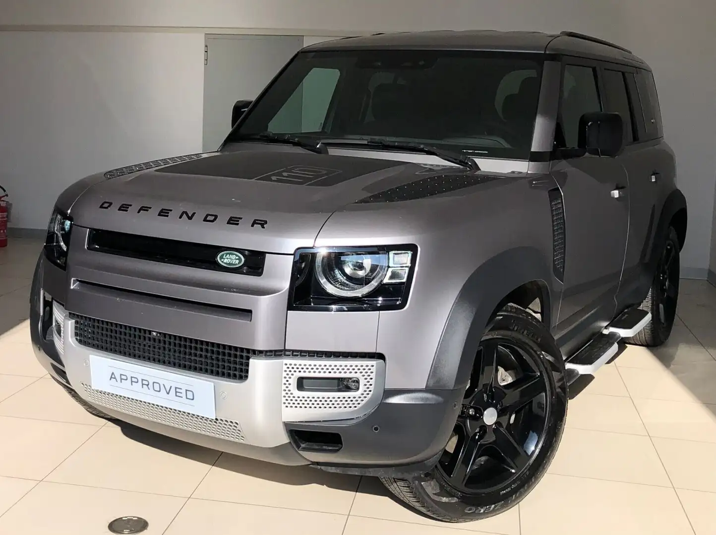Land Rover Defender 110 3.0D I6 250 CV AWD Auto SE Grigio - 1