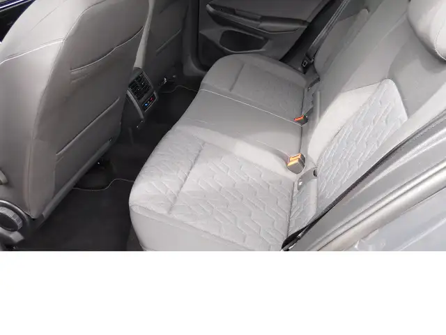 Volkswagen Golf view 13