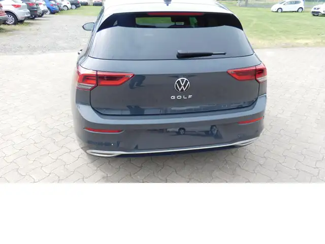 Volkswagen Golf view 3