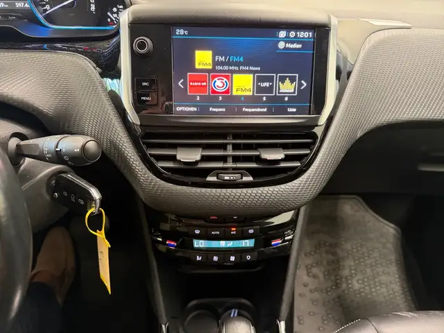 Peugeot 2008 view 5