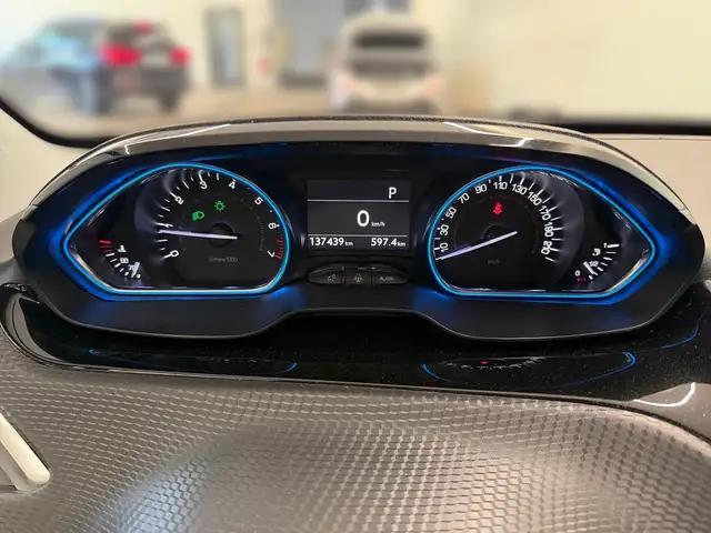 Peugeot 2008 view 4