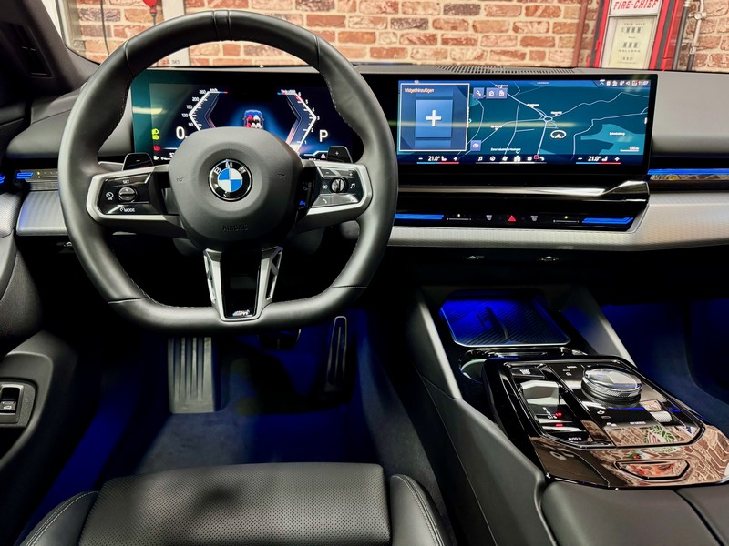 BMW 540 540dA Touring 3.0 303cv Auto xDrive M-SPORT PRO ( — photo 4