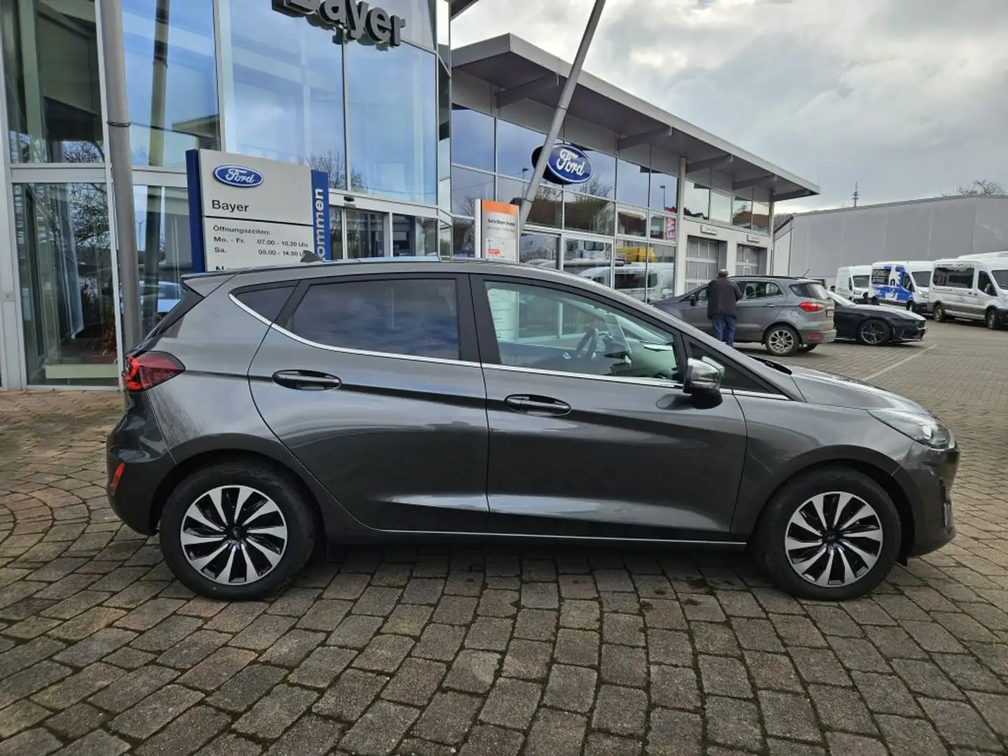 Ford Fiesta 1.0 EcoBoost Hybrid S&S TITANIUM X Grau - 2