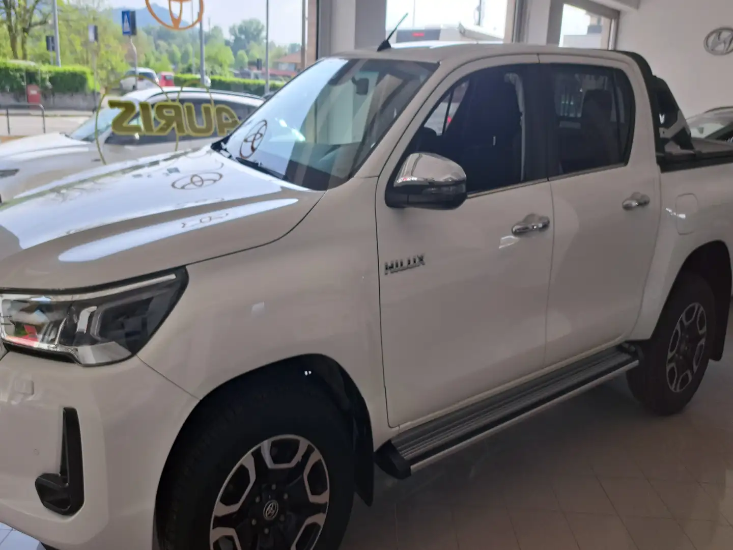 Toyota Hilux 2.4 DC 4WD EXECUTIVE MY21 White - 1