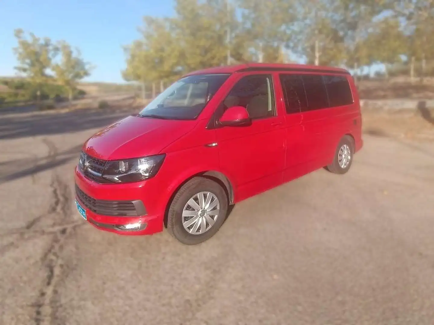 Volkswagen T6 California 2.0TDI BMT Beach 84kW Rojo - 2