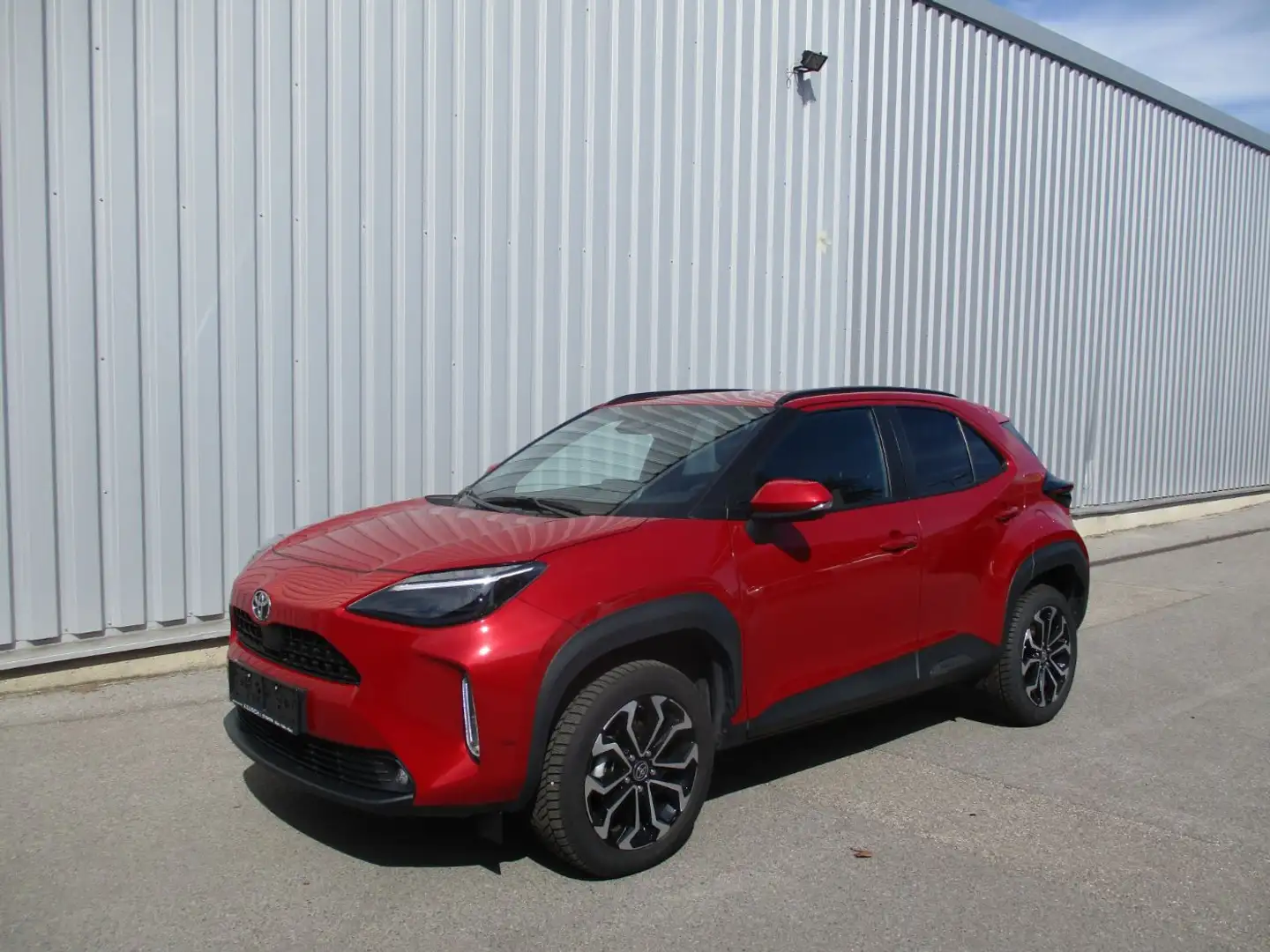 Toyota Yaris Cross 1.5 VVT-i Hybrid Active Drive Aut. Rot - 2