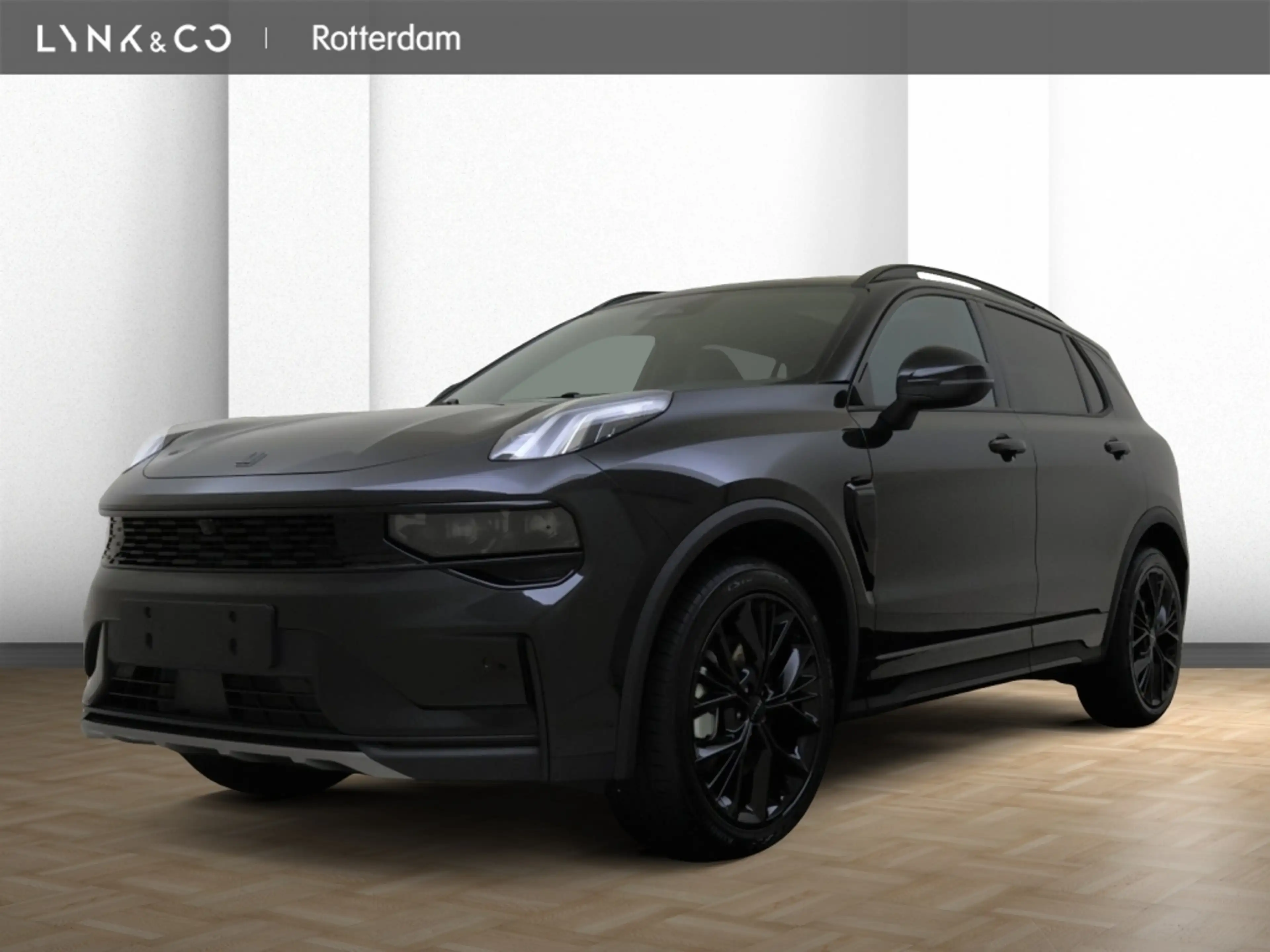 Lynk & Co 01 | MORE | Panoramadak | 360° camera |