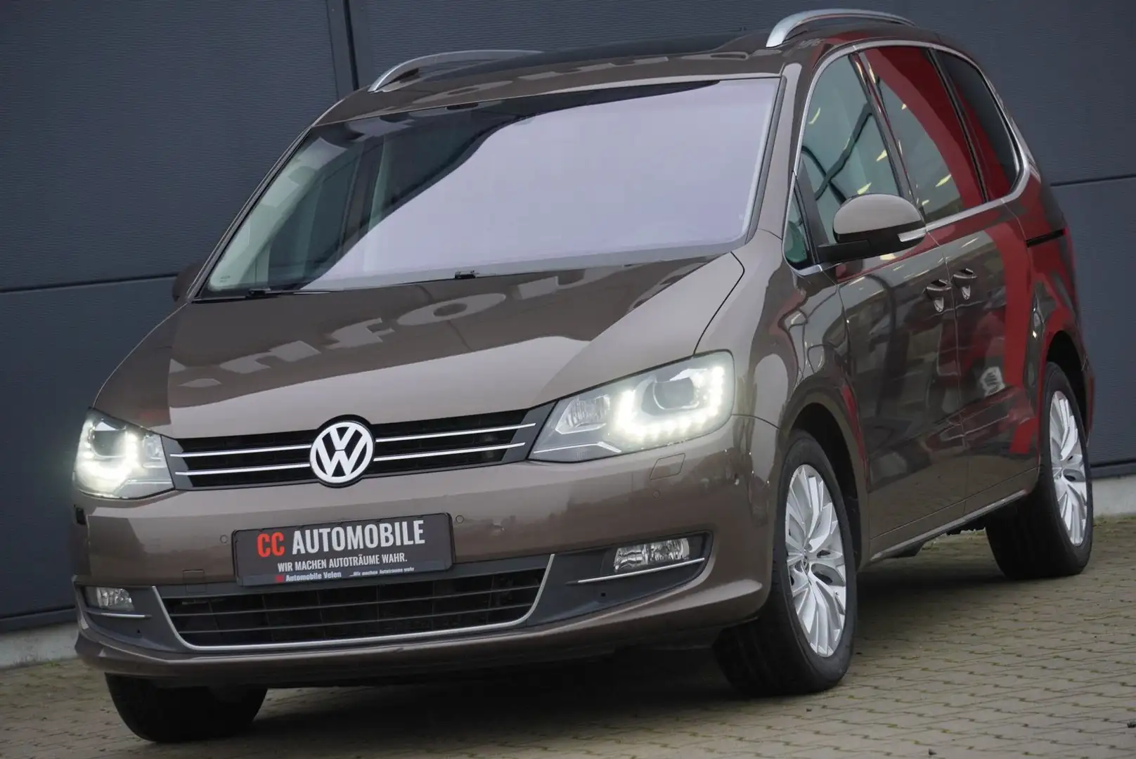 Volkswagen Sharan DSG Highline/Pano/DCC/Dynaudio/Xenon/AHK/ Braun - 2