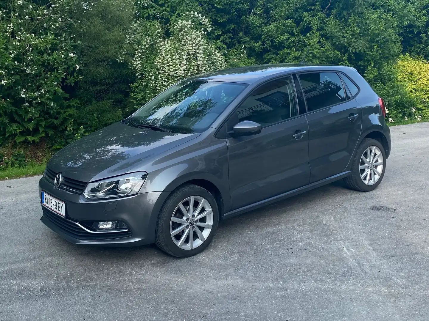 Volkswagen Polo Polo Highline BMT 1,6 TDI DPF Highline Grau - 2