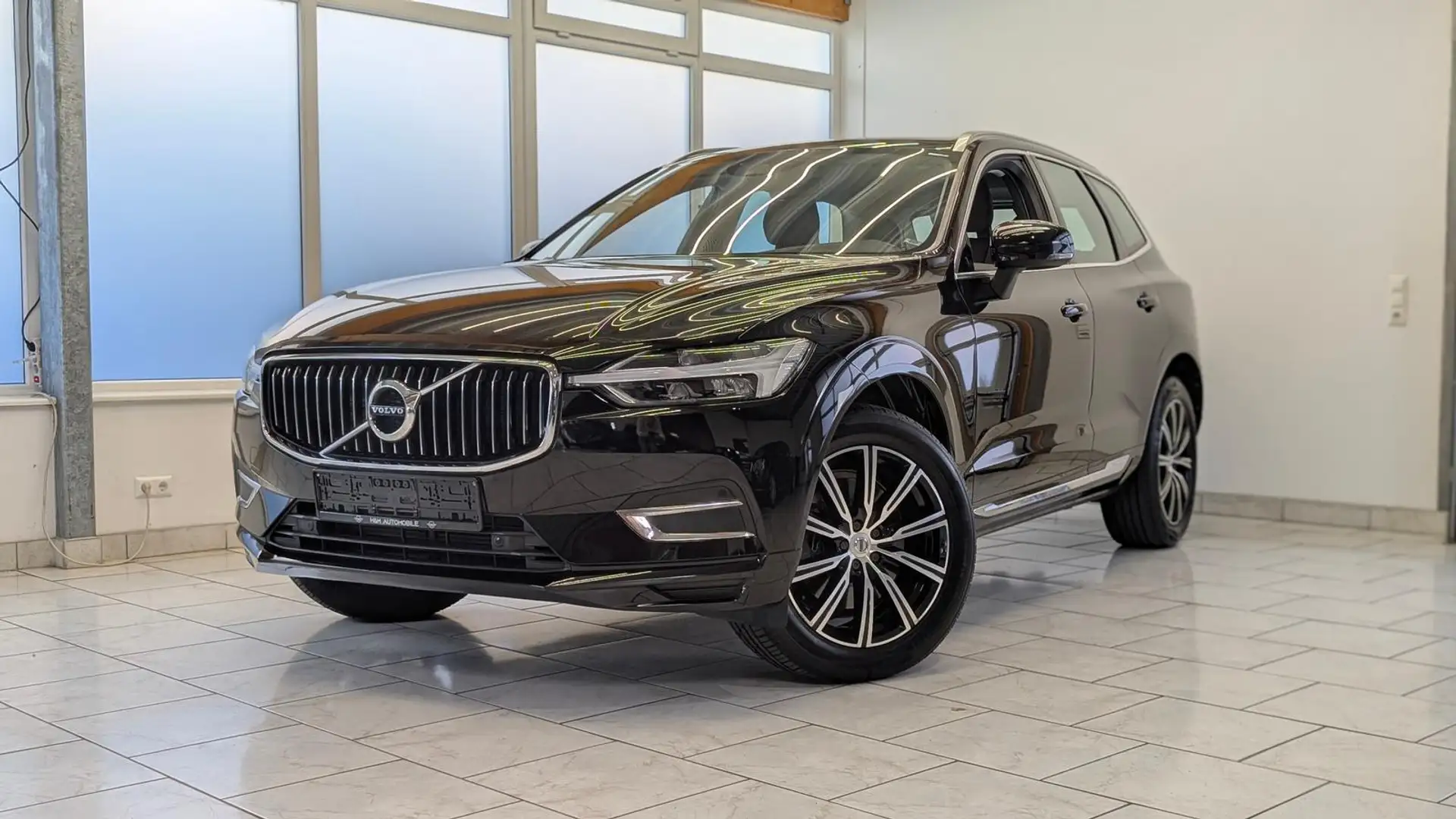 Volvo XC60 D4 AWD Inscription~Carplay/AHK/LED/Kamera Schwarz - 2