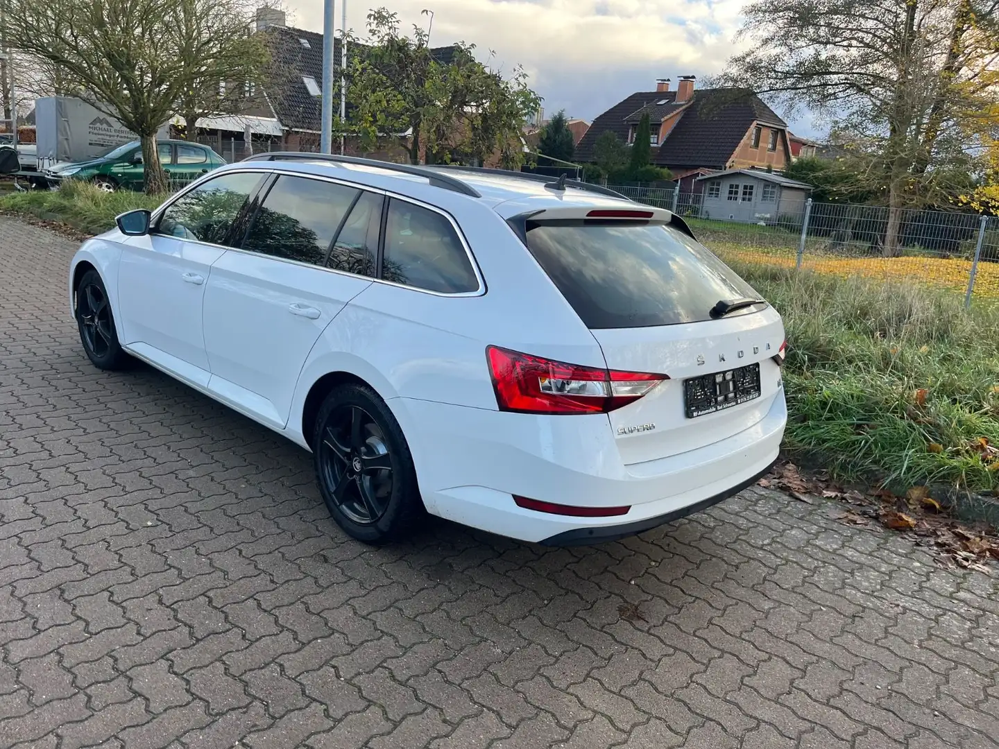 Skoda Superb Combi Ambition iV 1.Hand Weiß - 2