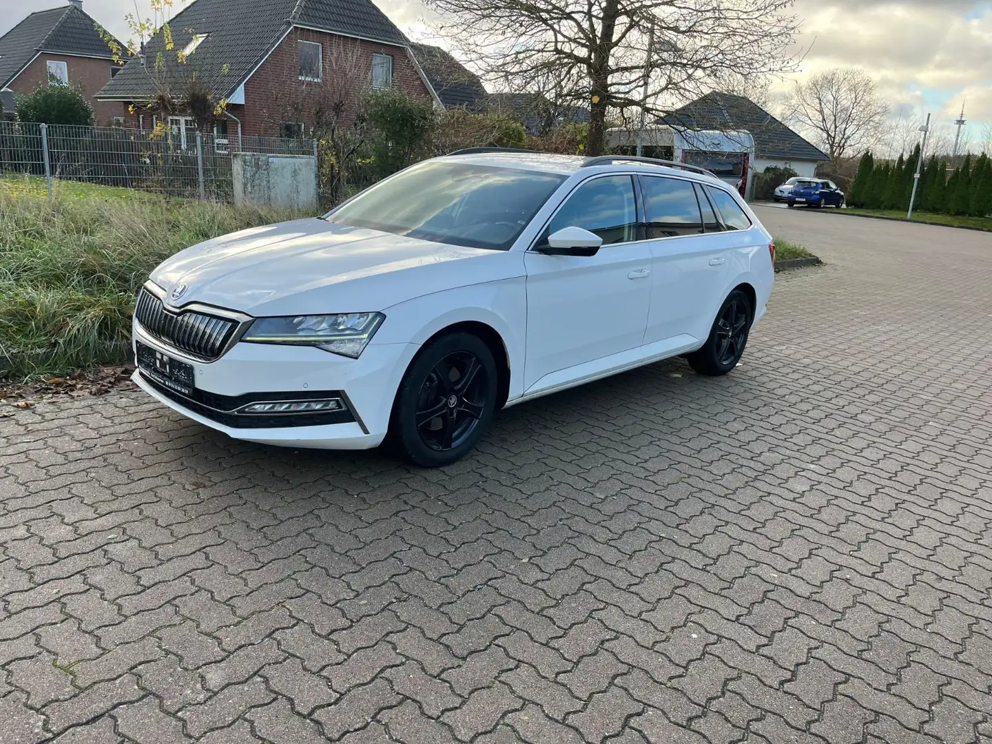 Skoda Superb Combi Ambition iV 1.Hand Weiß - 1